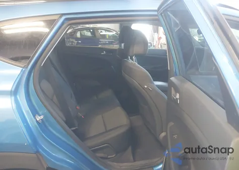 2017 Hyundai Tucson Night z USA, uszkodzony, nr VIN KM8J3CA20HU438532